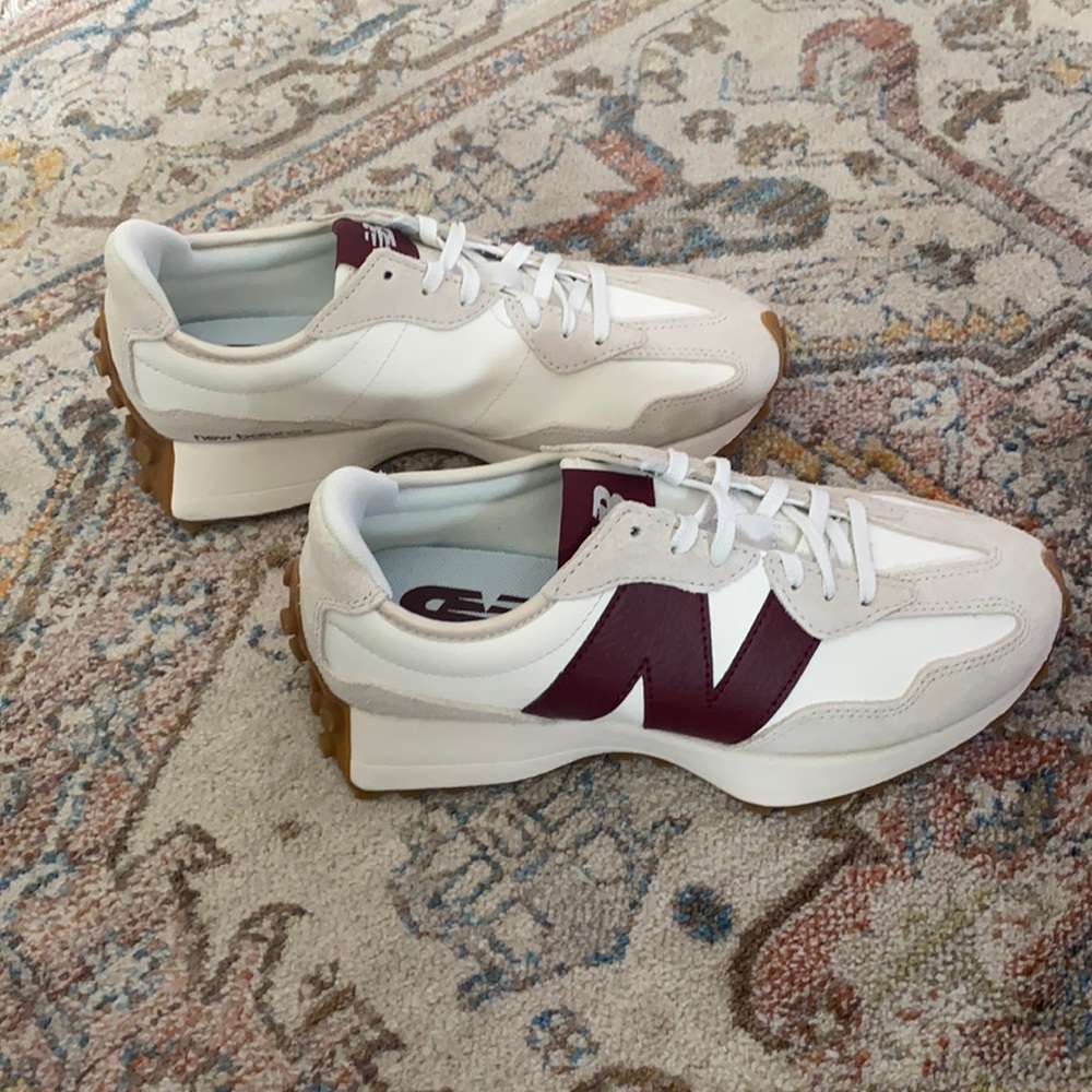 Brand New in box New Balance 327
